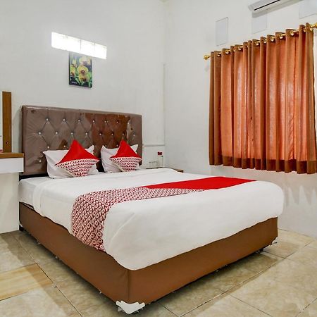 Oyo Life 3415 Penginapan Wimane Palembang Exteriör bild