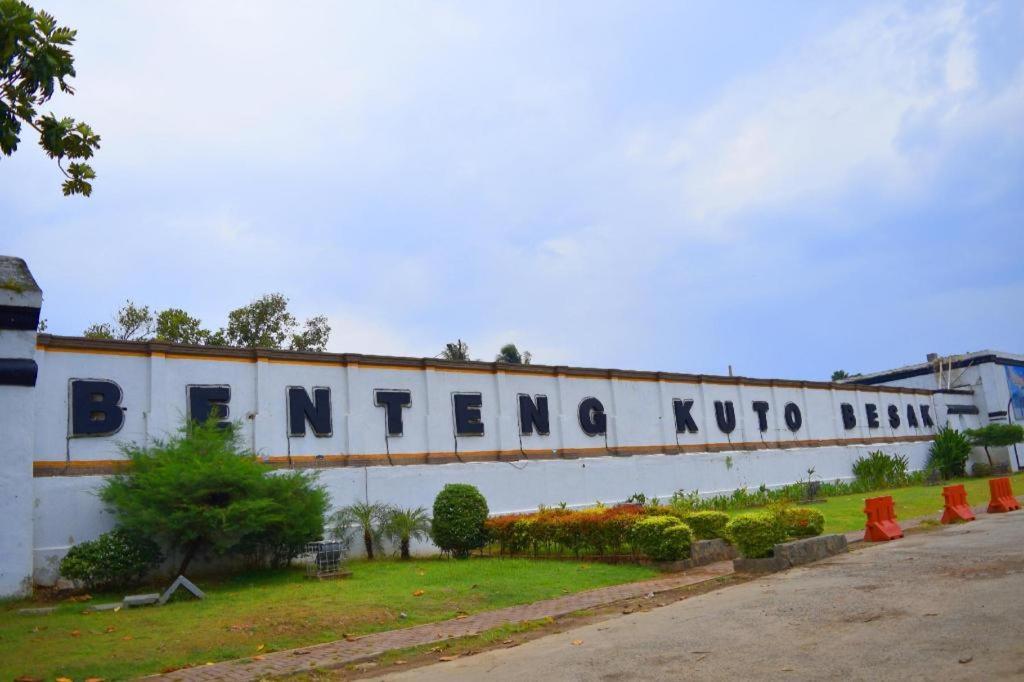 Oyo Life 3415 Penginapan Wimane Palembang Exteriör bild