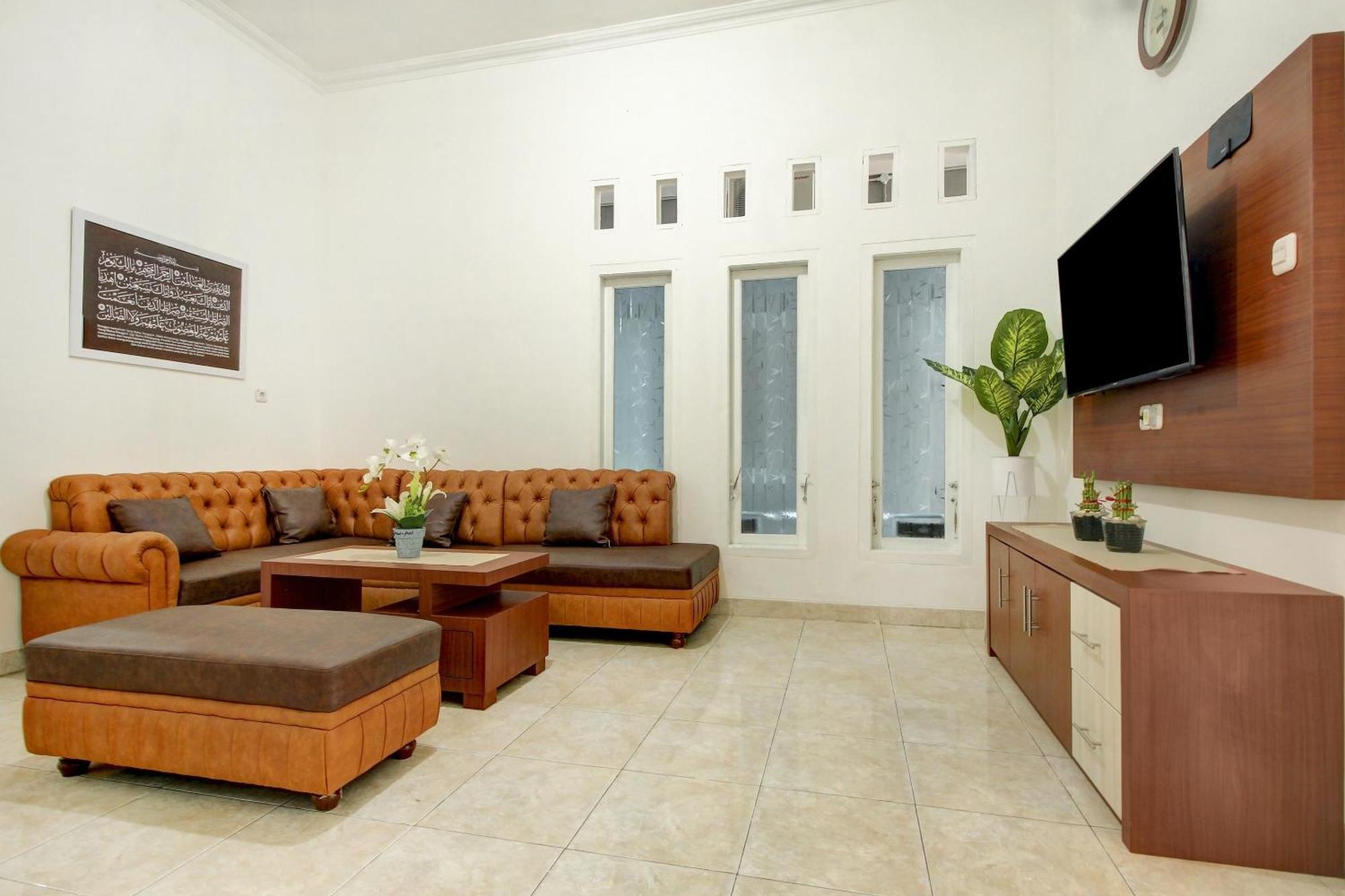 Oyo Life 3415 Penginapan Wimane Palembang Exteriör bild