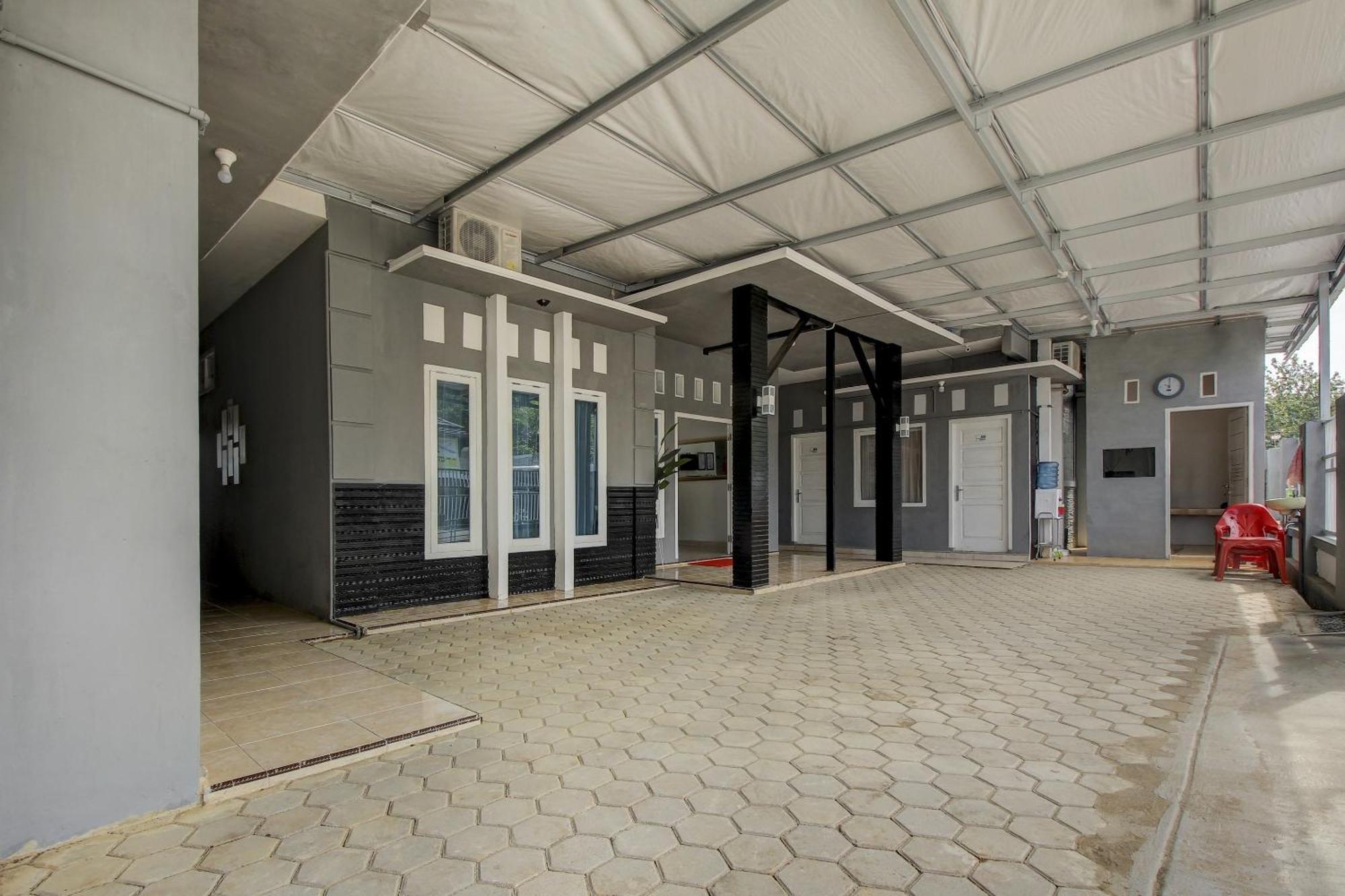 Oyo Life 3415 Penginapan Wimane Palembang Exteriör bild