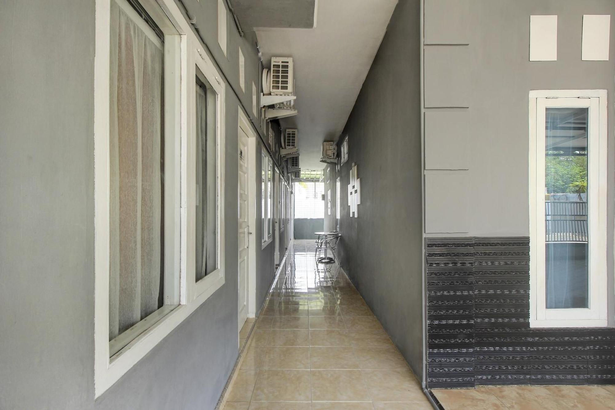 Oyo Life 3415 Penginapan Wimane Palembang Exteriör bild