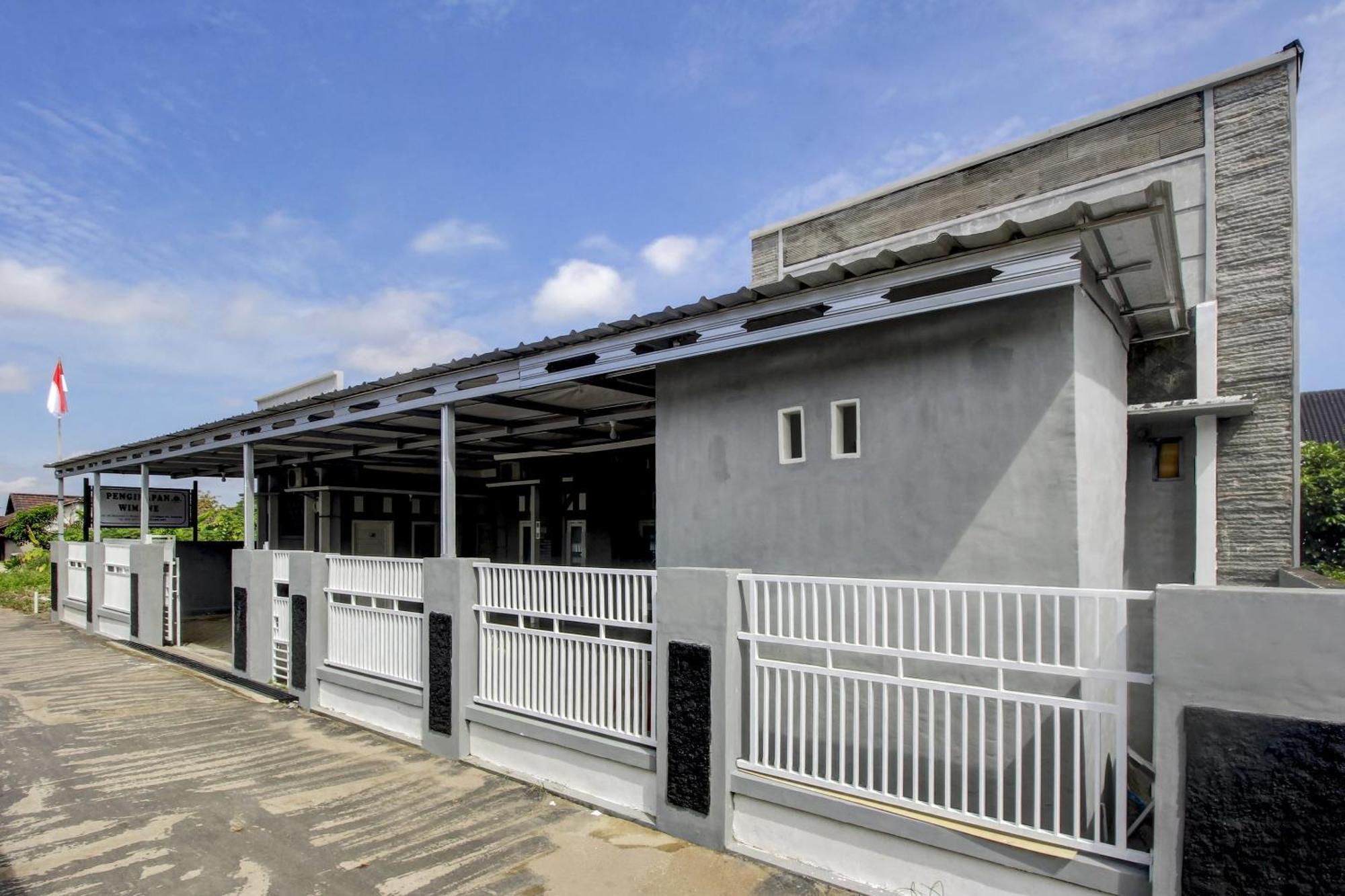 Oyo Life 3415 Penginapan Wimane Palembang Exteriör bild